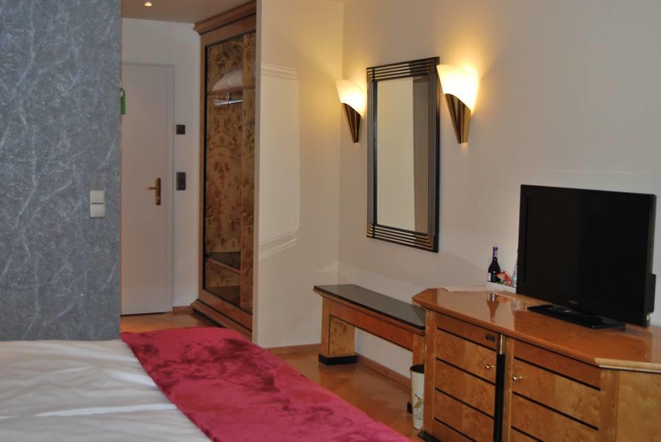 Hotel Waldhorn Weingarten  Exterior photo