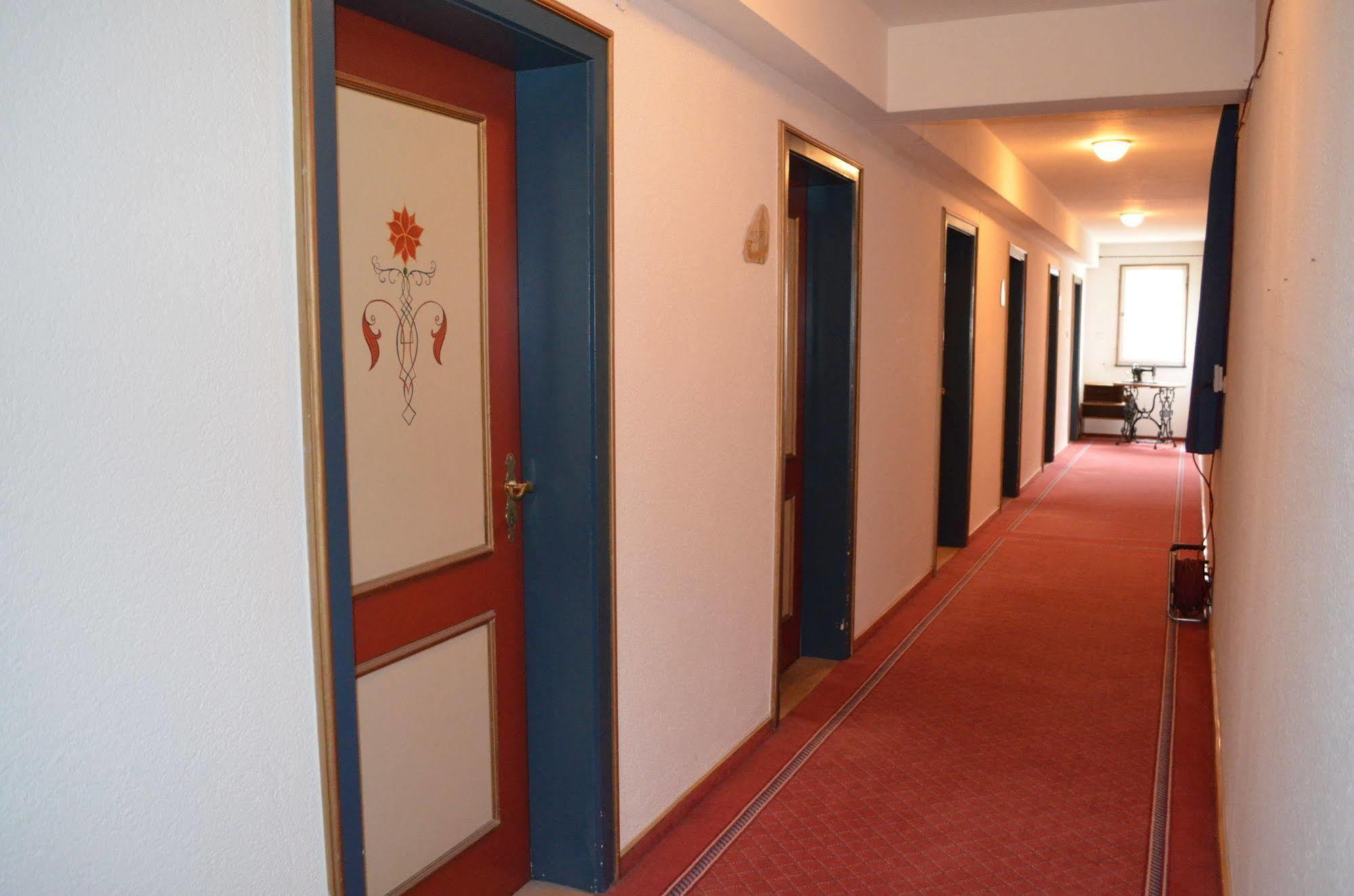 Hotel Waldhorn Weingarten  Exterior photo